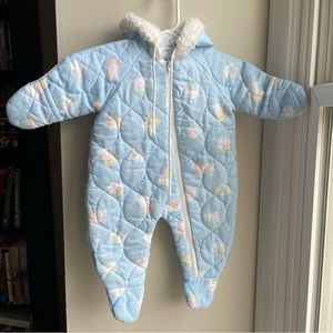 VINTAGE CUDDLE TIME BLUE TEDDY BEAR GRAPHIC PRINT SNOWSUIT SIZE 0/3 MONTHS